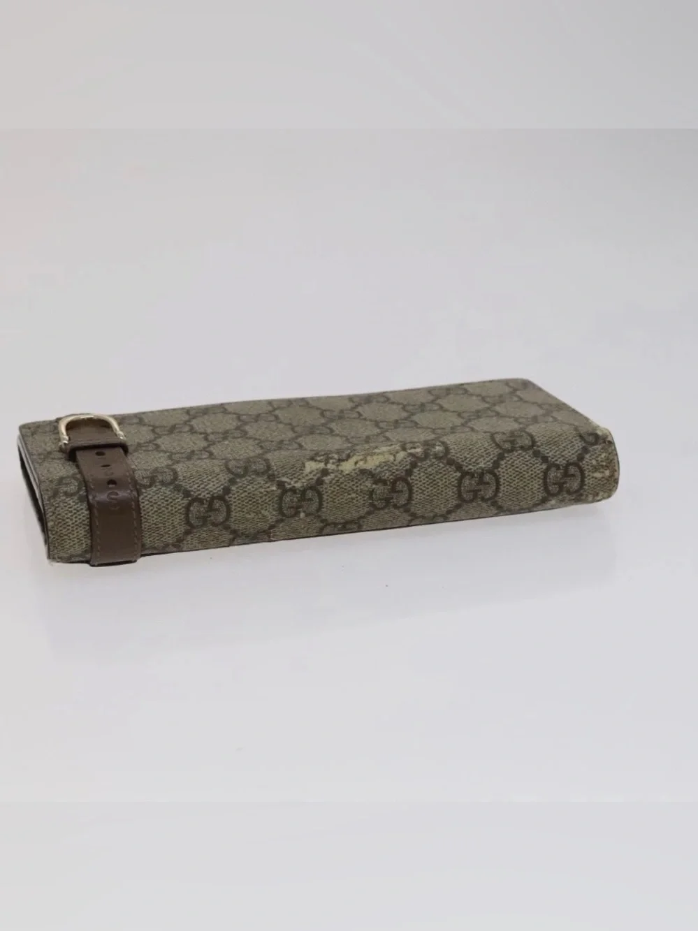 Gucci GG Supreme Canvas Clutch in Beige and Brown with Gold Accent - Picture 3 of 6